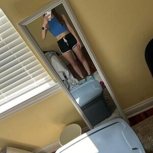 Cropped pretty blue tang top